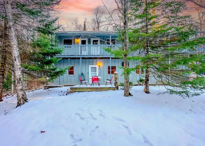 Hidden Gem, 3 Bed Cozy Condo - Dogs Welcomed