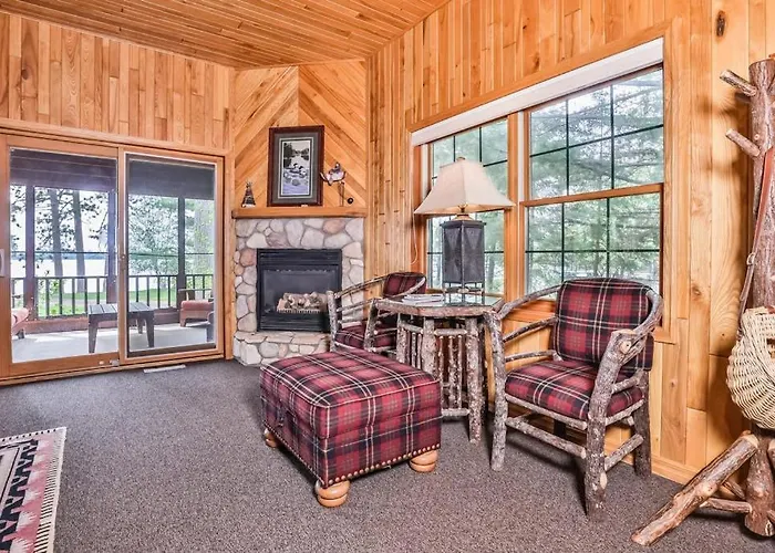 Chippewa Retreat - Lair